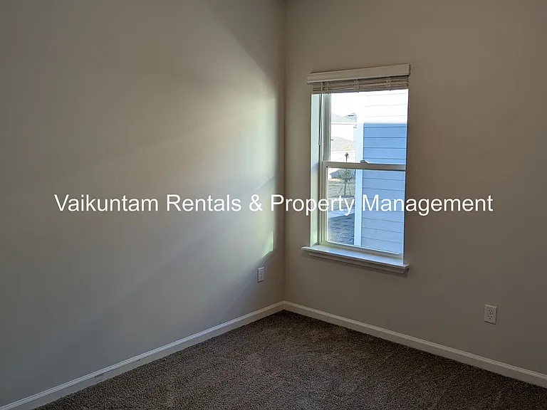 74 Newton Ln — Photo 22