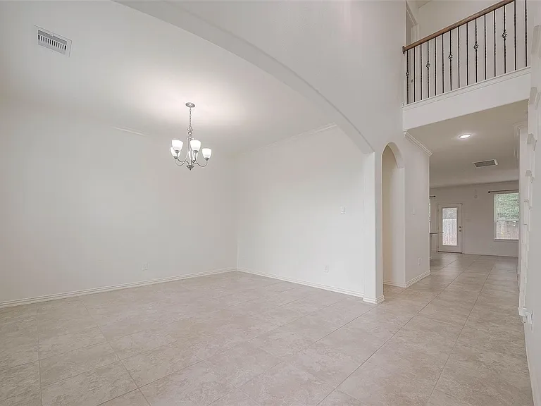2261 Oak Circle Dr N — Photo 14