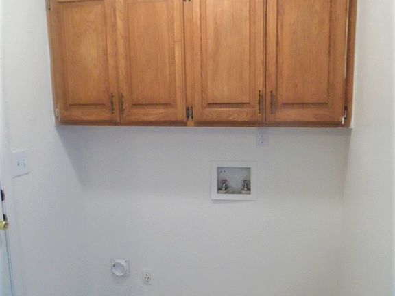 4th image of 112-126 NE 12th St #112