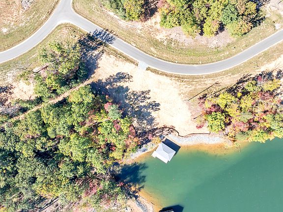 5th image of 34 Mountain Glen Dr