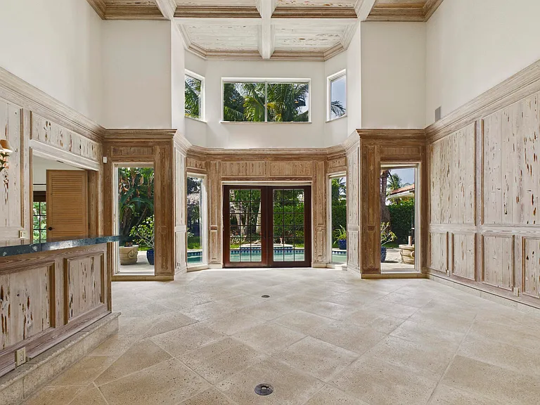 107 Flagler Promenade S — Photo 1