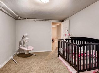 1914 Clinton St, Aurora, CO 80010