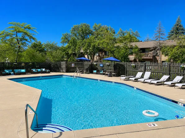 Arrowhead, 1950 Cambridge Ct #1A, Palatine, IL 60074