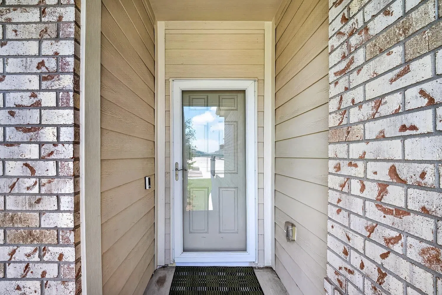 4 bed, 2.5 bath, 2684 sqft, $2,600 — Photo 4