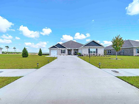 3rd image of 207 Lake Merial Blvd