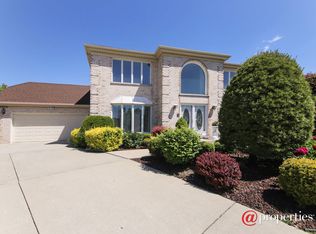 3946 Lizette Ln, Glenview, IL 60026