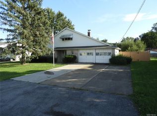 7525 Greenview Rd, Niagara Falls, NY 14304