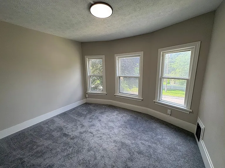 941 Carnegie Ave — Photo 17