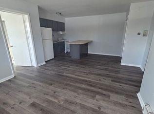 920 E 21st St, Chester, PA 19013