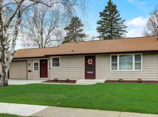 W169N8459 Sheridan Dr, Menomonee Falls, WI 53051