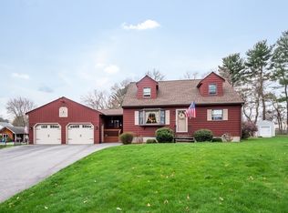 7 Garnet Rd, Billerica, MA 01821