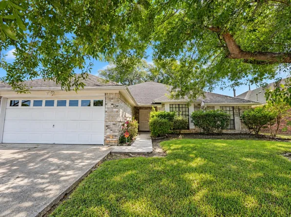1220 Springmeadow Dr, Beaumont, TX 77706