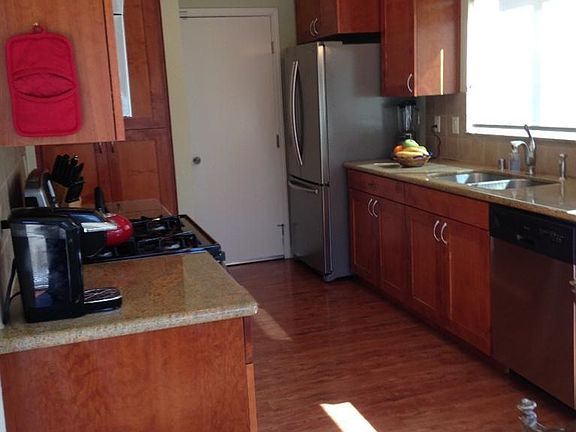 5th image of 2744 Green Bay Way