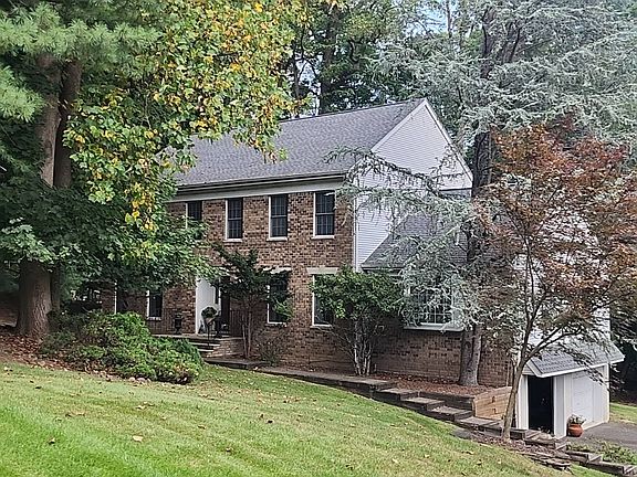 3rd image of 1 Saddle Ridge Ln