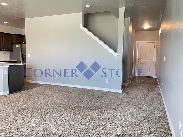 152 S Riggs Spring Ave — Photo 3