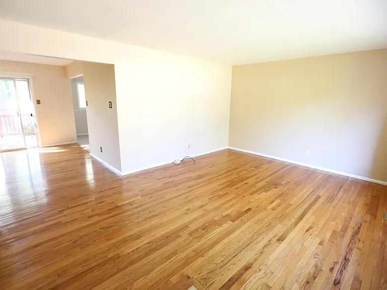 519 Ranch Dr — Photo 2