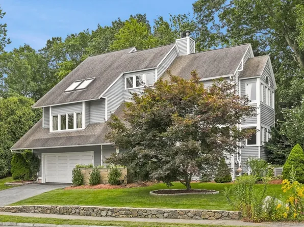 222 Bartholomew St, Peabody, MA 01960