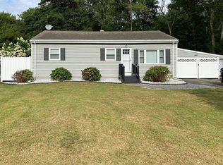 464 Crandall Rd, Tiverton, RI 02878