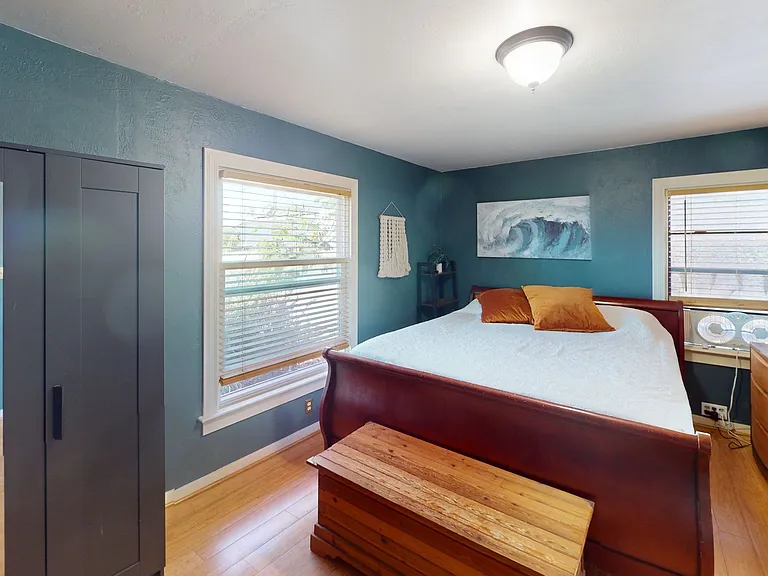 186 E St — Photo 12