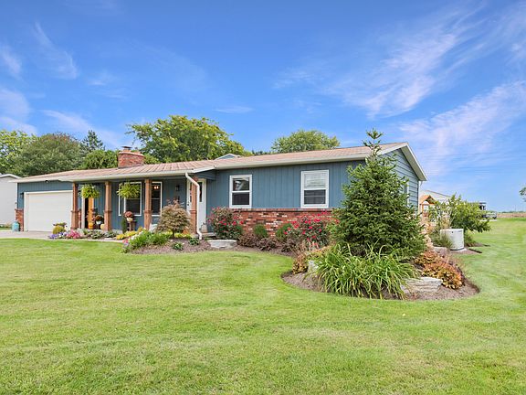5th image of 607 Country Ln NW