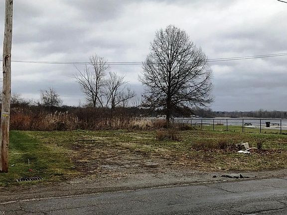 5th image of 2399 Lakeside Dr