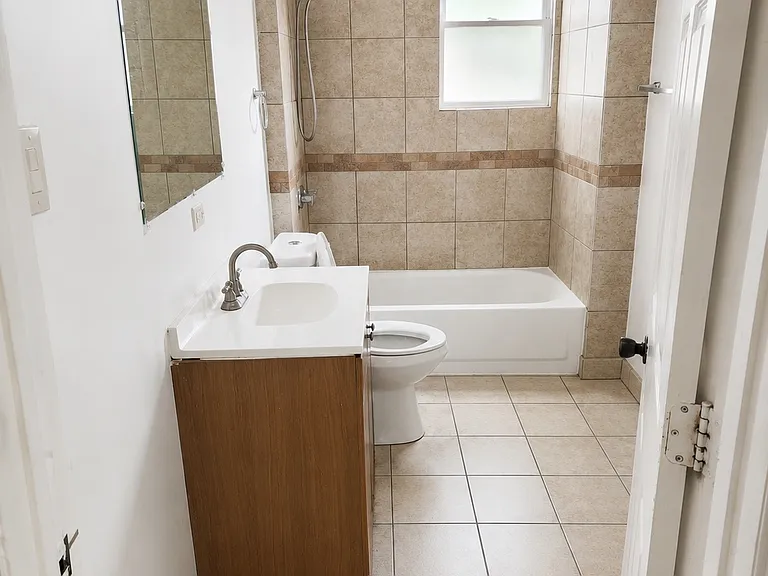 8542 S Lowe Ave #1 — Photo 9