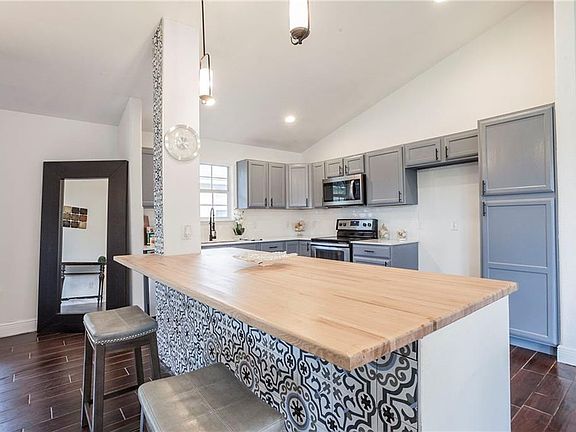 4th image of 106 Paia Ln