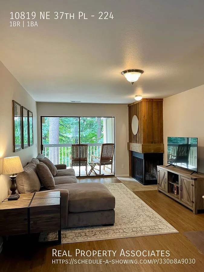 1 Bedroom Condo in Bellevue — Photo 4