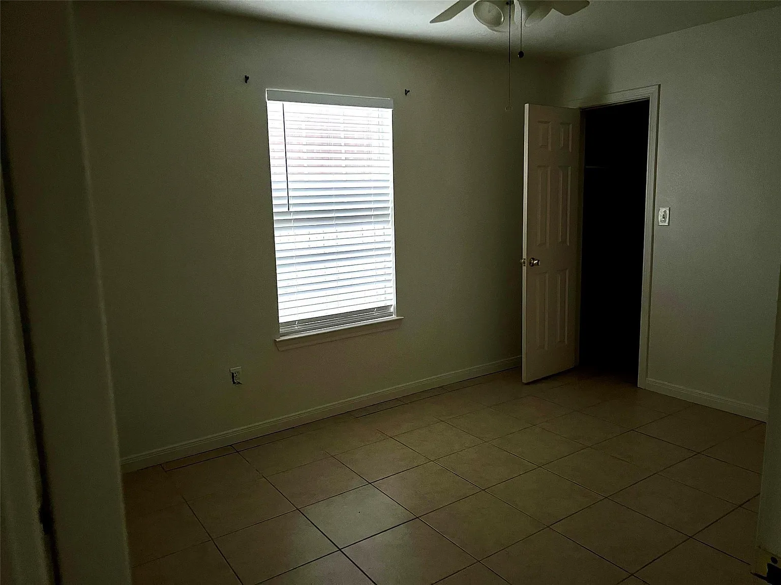 2 bed, 2.0 bath, 991 sqft, $1,600 — Photo 4
