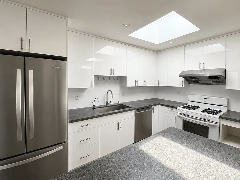 265 Lobos St — Photo 3