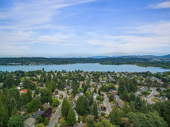2nd image of 4717 West Lake Sammamish Pkwy Se #C103