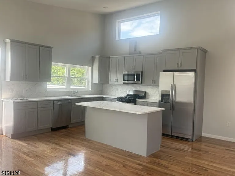 181 S Munn Ave #4 — Photo 8