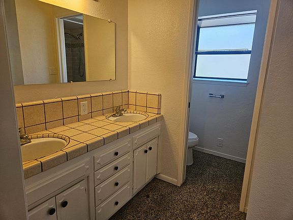 3rd image of 37192 Kensington Dr