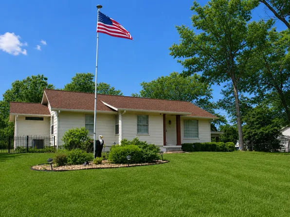 103 Davis Dr, Aberdeen, MS 39730