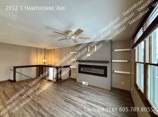 2912 S Hawthorne Ave, Sioux Falls, SD 57105