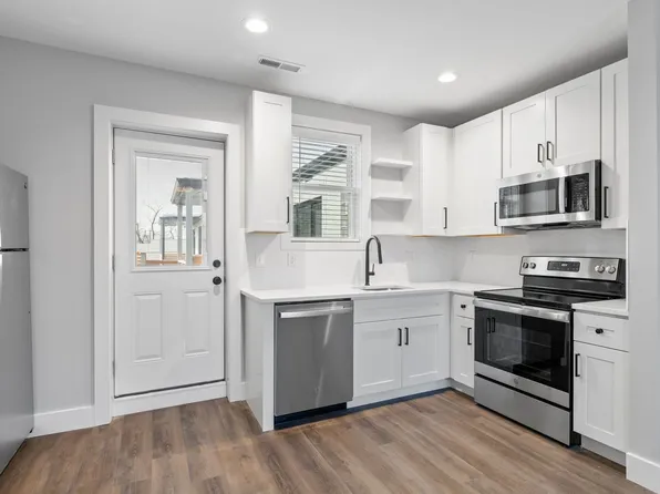 6010 Southwest Ave #2E, Saint Louis, MO 63139