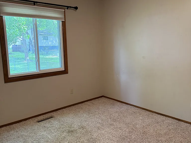 1804 S Cambridge Ave — Photo 6