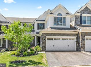 3824 Meadow View Farm Rd, Newtown Square, PA 19073