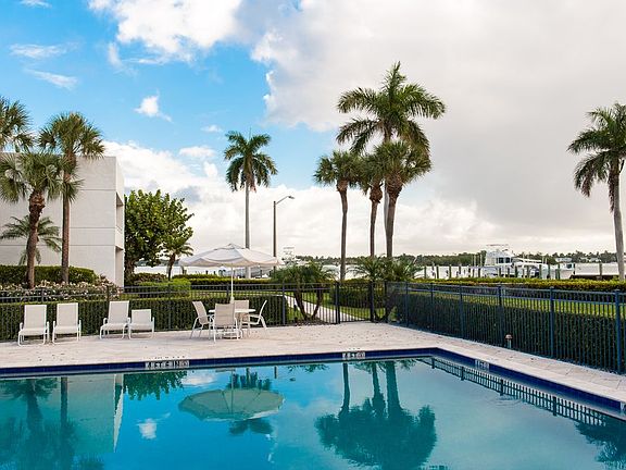 3rd image of 3701 S Flagler Dr APT B304