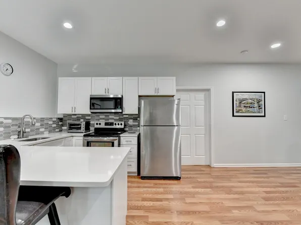 1014 Reap Ln, Lawrenceville, GA 30043