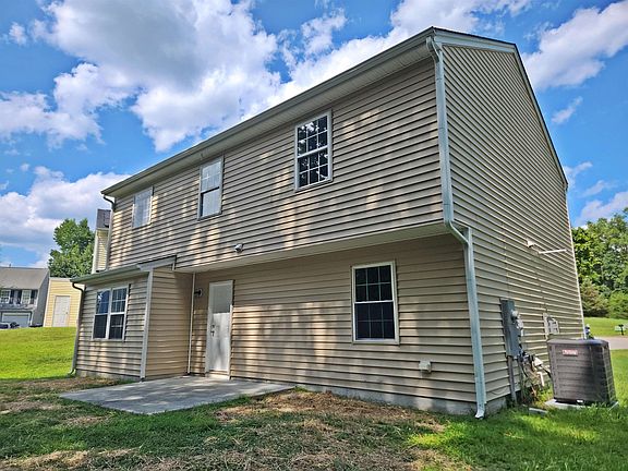 3rd image of 4 Flatford Ct