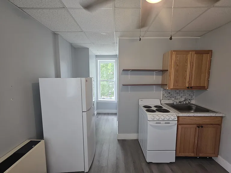 133 N Washington St #6 — Photo 4