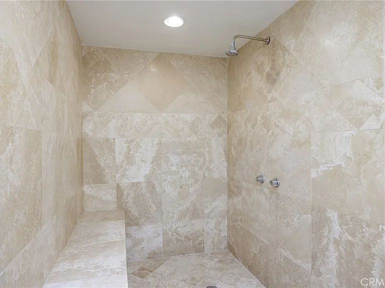 408 Flower St — Photo 23