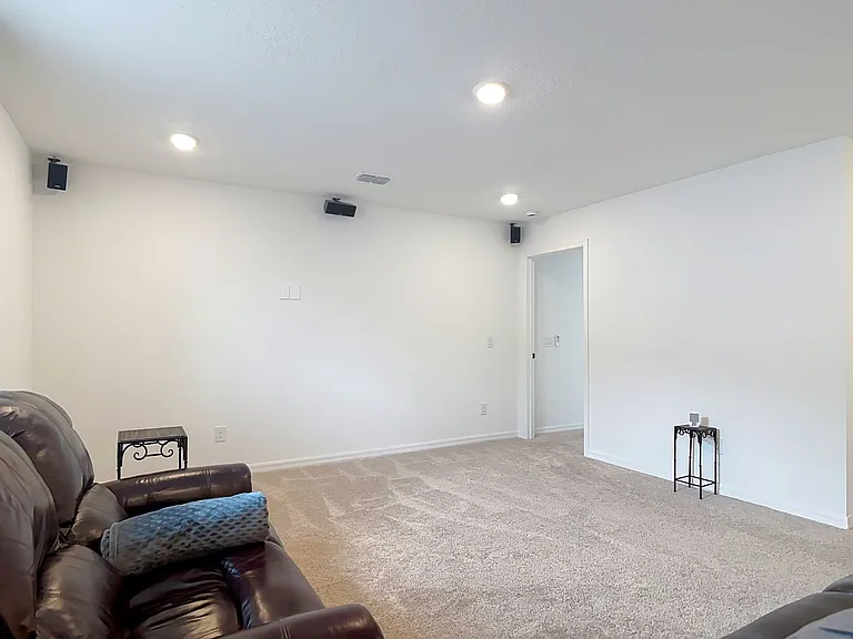 1348 Sterling Pointe Dr — Photo 18