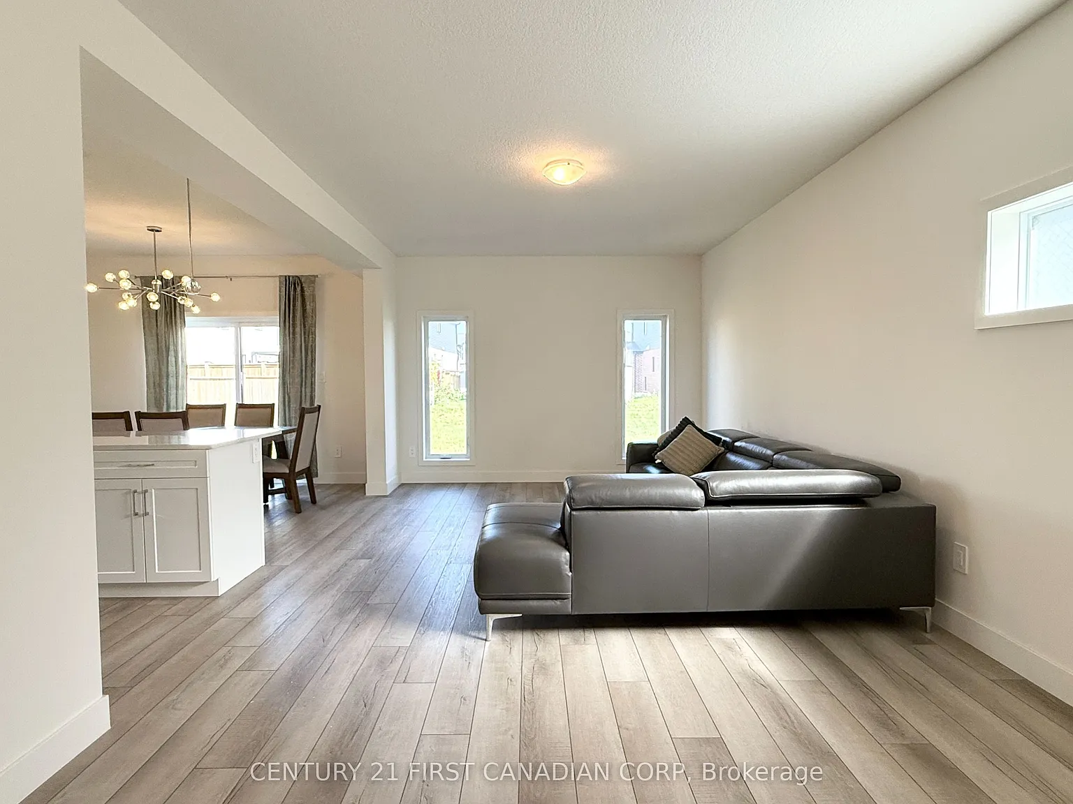4 bed, $2,850 — Photo 4