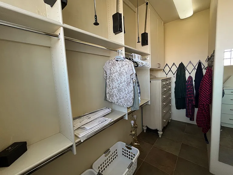 Master Suite 1 Walk-in Closet