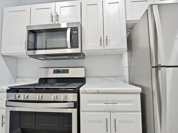 2nd image of 4318 39th Pl APT 26