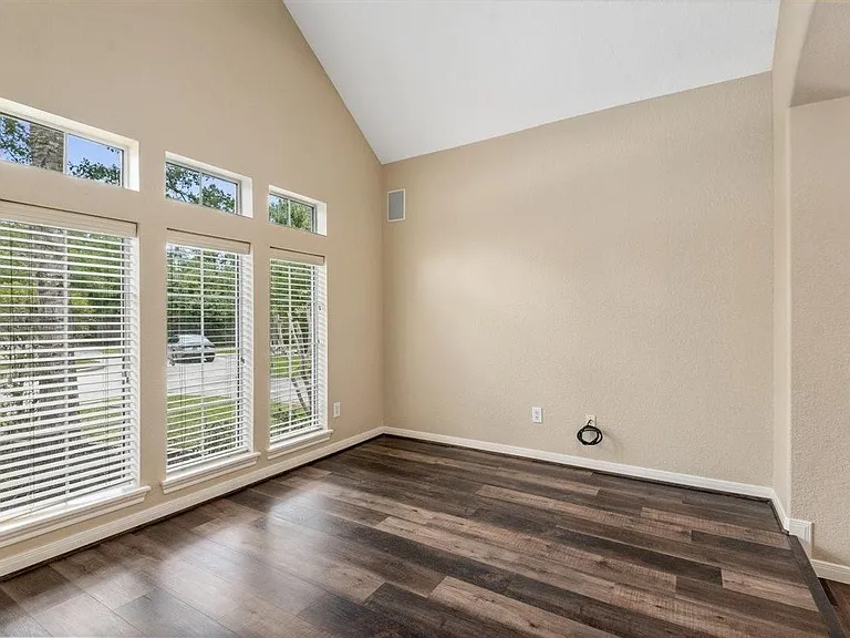 130 Zephyr Bend Pl — Photo 7