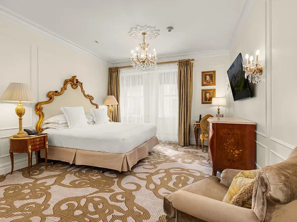 1 Central Park S Unit 1336, New York, NY 10019