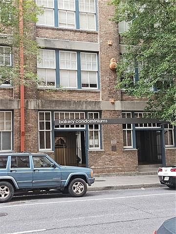 1st image of 1111 S Peters St APT 206